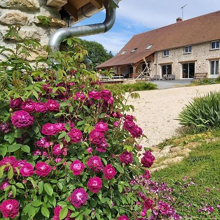 Bed and Breakfast Le pré de la rue Bouesse Exterior foto